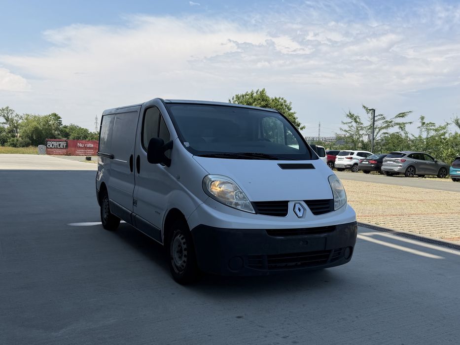Renault trafic facelift!!