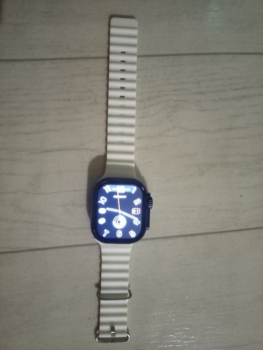 Smart часы почти новые