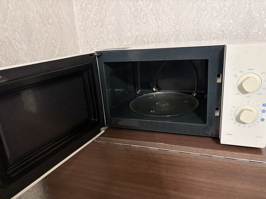 Продам микроволновку Samsung