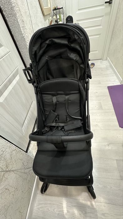 Продам прогулочную коляску