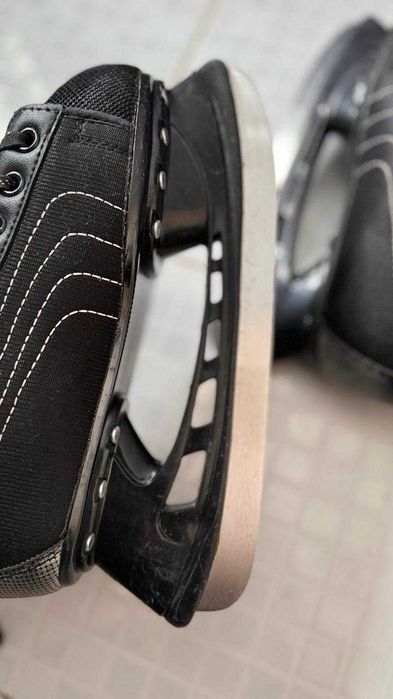 Коньки хоккейные