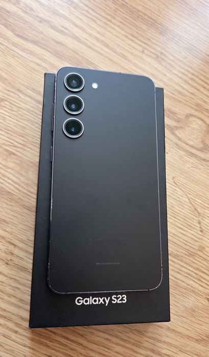 Samsung Galaxy S23 на части