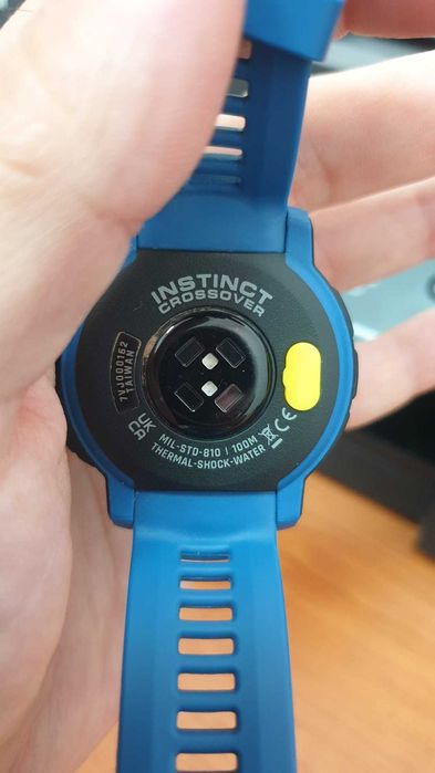Ceas bratara sport / fitness Garmin Instinct Crossover Solar Blue 46 mm ( se incarca la soare ) baterie 60 zile stare excelenta
