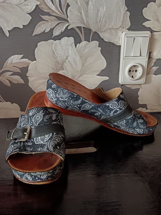 Три пары летней обуви