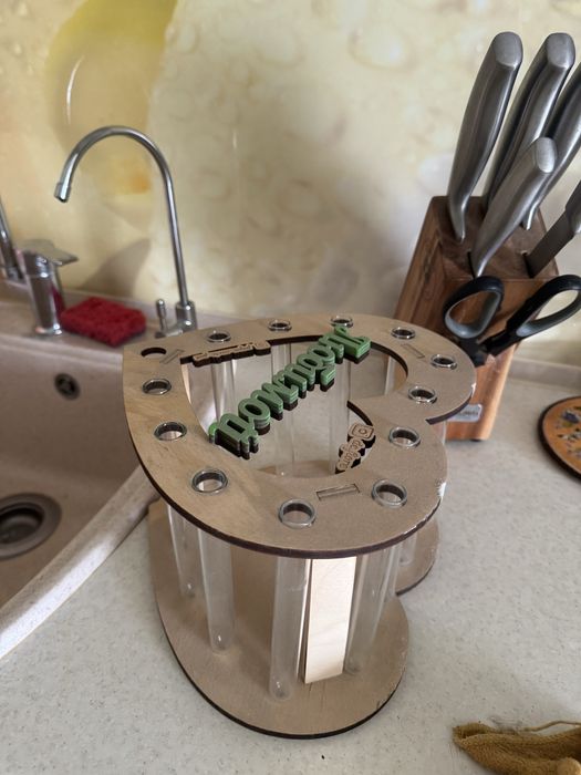 Продам Вазу  для цветов.