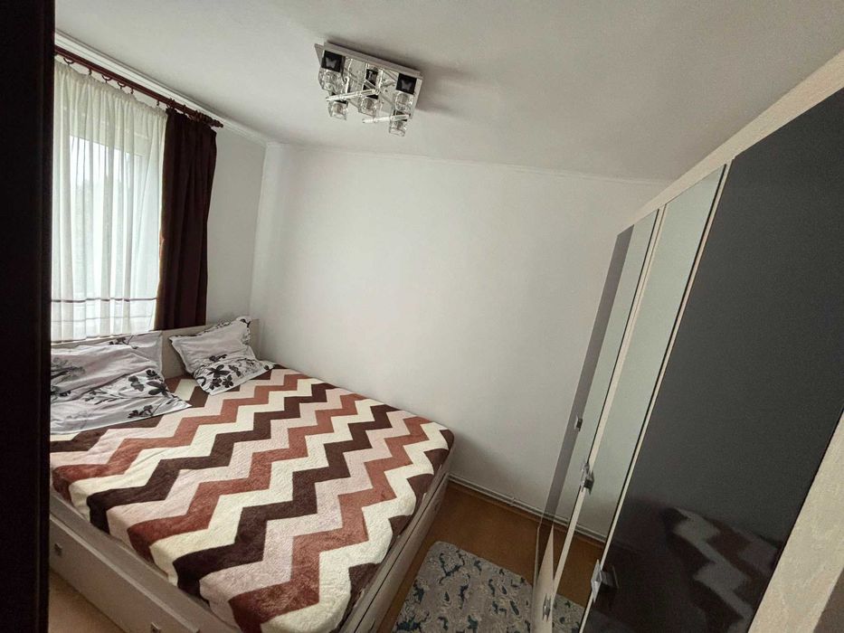 Inchiriez apartament 3 camere