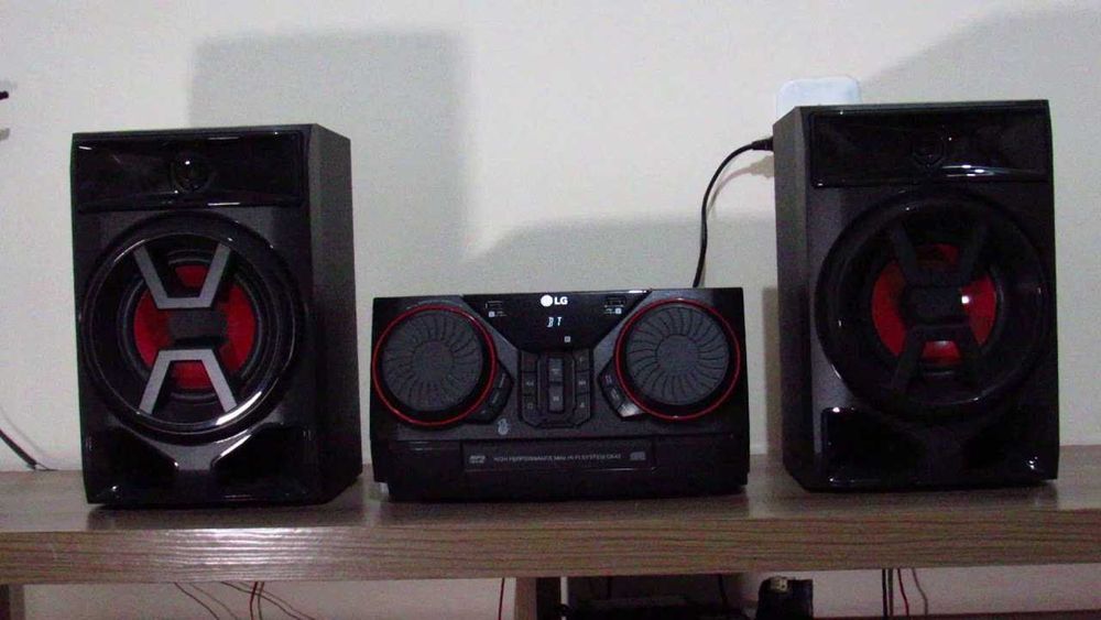 Музыкальный центр LG CK43