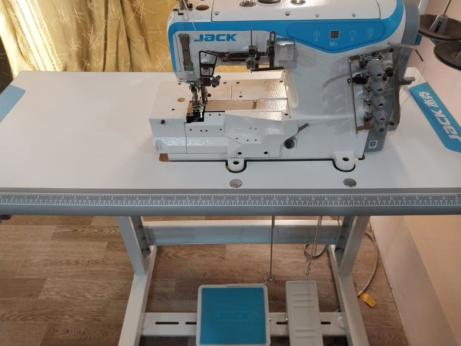 Jack tikuv mashinasi