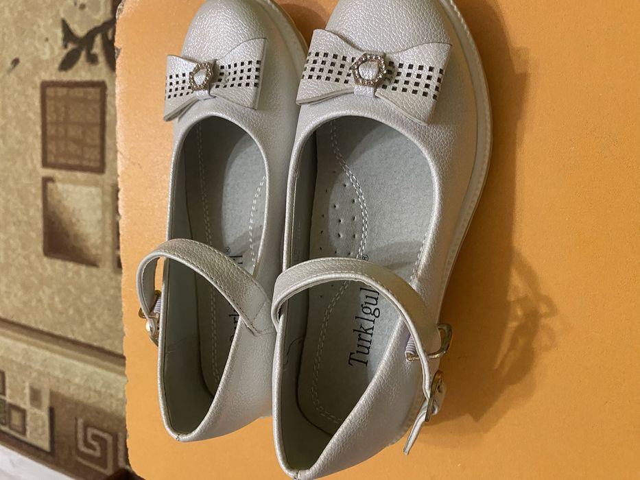 Туфли для девочек и мальчиков