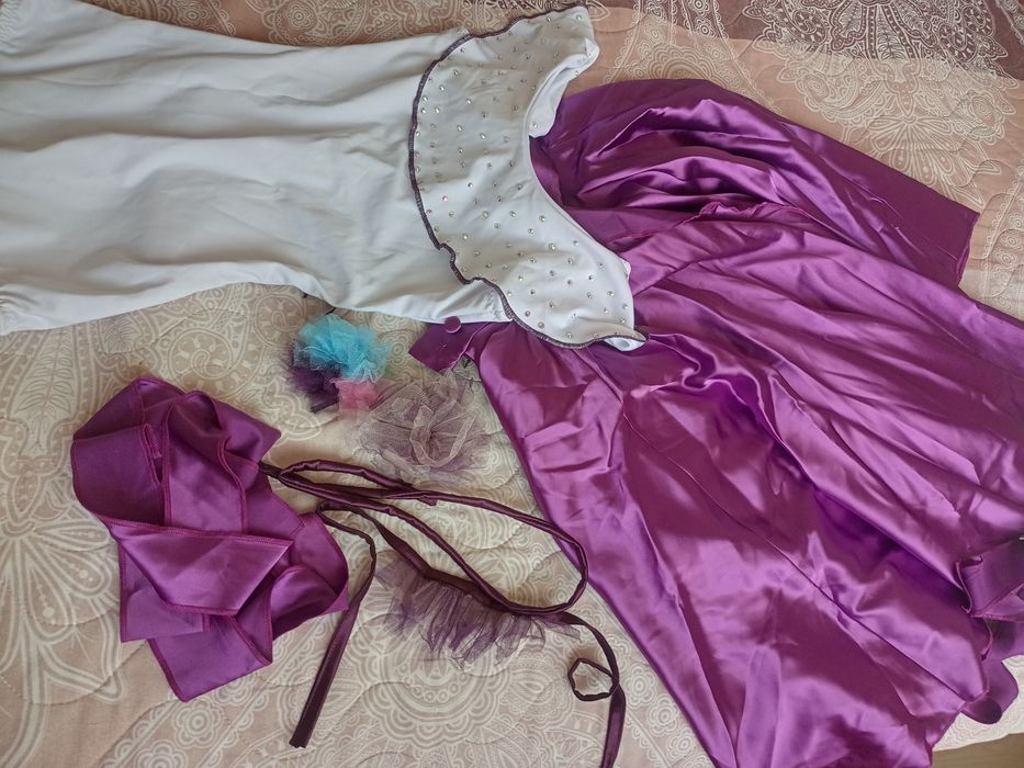 Копринена пола и боди за танци