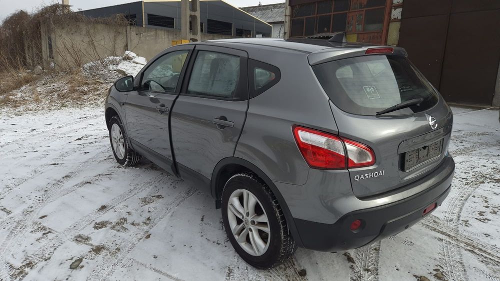 Vând nisan Qashqai