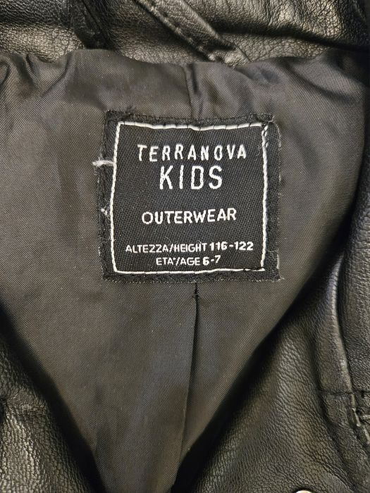 Курточка на девочку