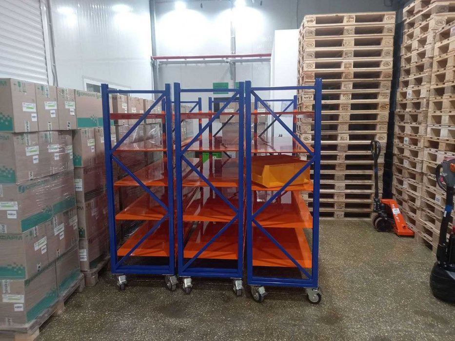 Стеллажи с калёсами