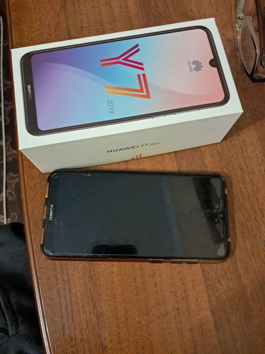 Телефон Нуавей y7