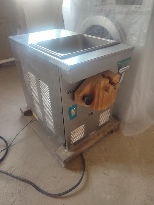 Срочно продам Фрейзер Мороженное аппарат