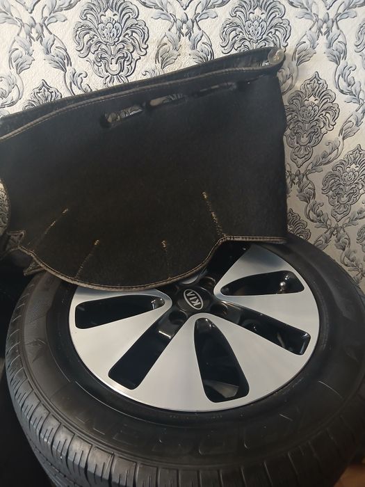 Продам колеса комлект киа рио,хундай,