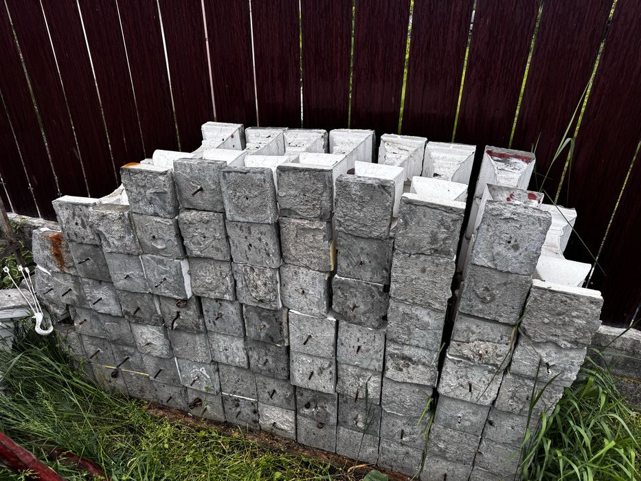 Vand Stalpisori / Balustri beton