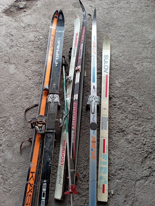 Лыжи разные.Хорошие.