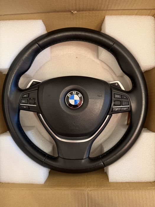 Vând volan cu padele pentru BMW F10!