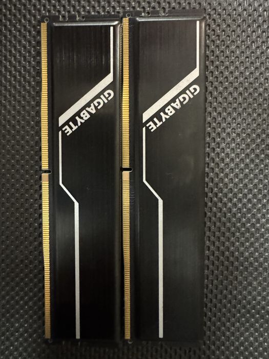 Memorii ram ddr4 8gb 2666mhz 2133 cu shield