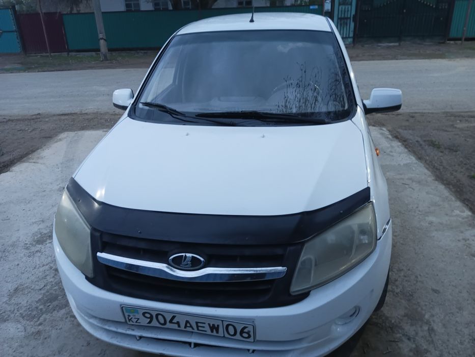 Лада гранта 2013 года газ-бензин