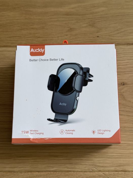 Suport auto pentru telefon cu incarcare wireless