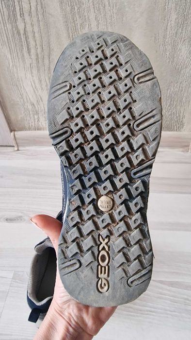 Безплатни маратонки Geox