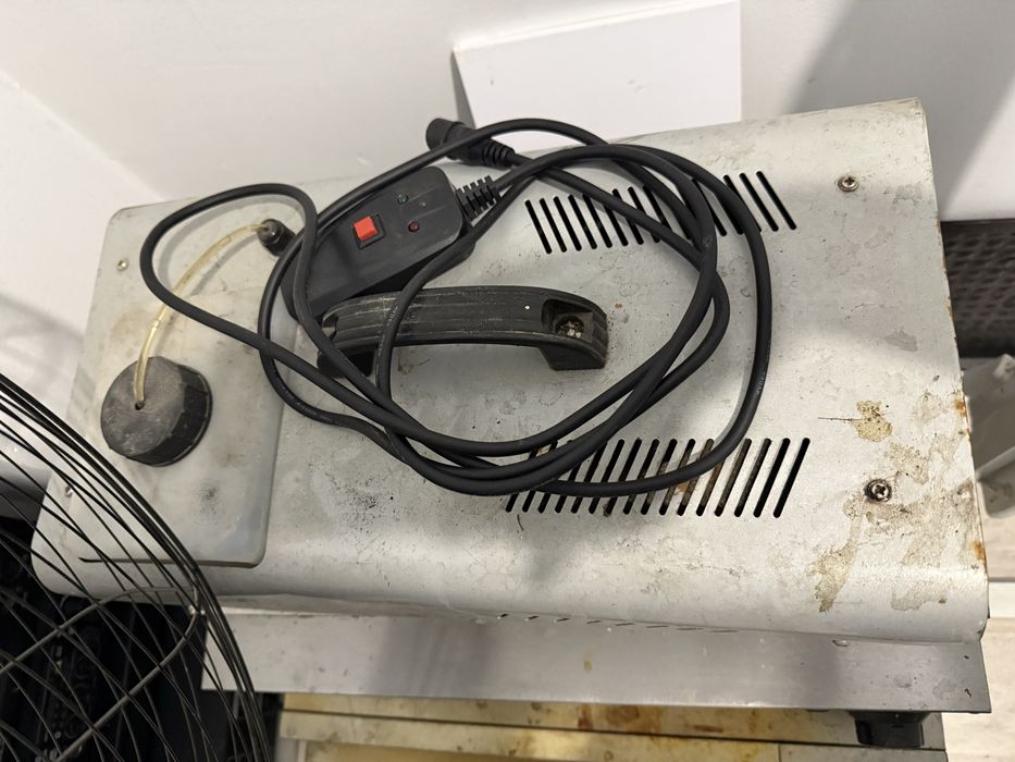 Дым машина.