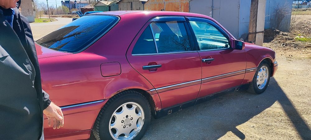 Продам Мерседес 202