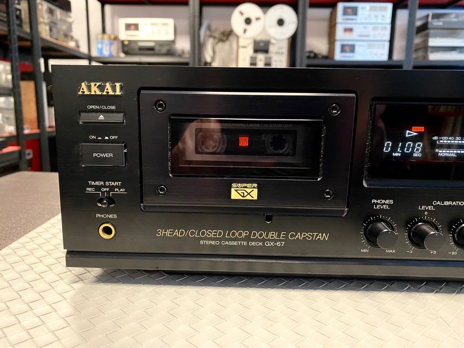 Висококачествен дек Akai