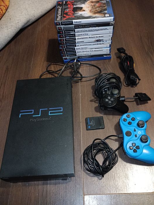 Продавам Ps2 Pro с 11 игри