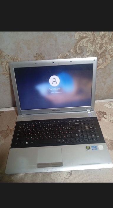 Samsung RV520 notebook