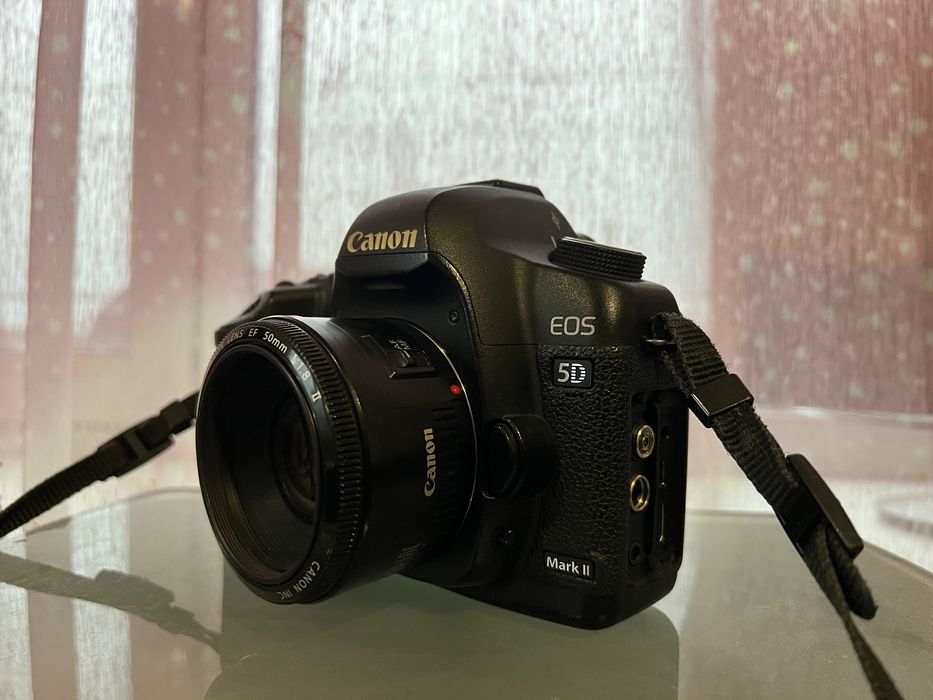 Canon 5d Mark 2 + Canon 50mm f1,8.