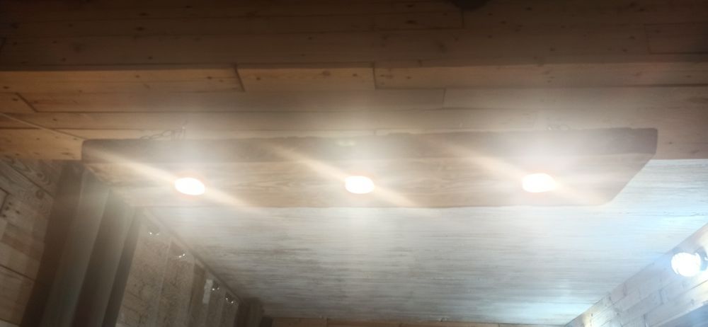 Естествен дървен полилей