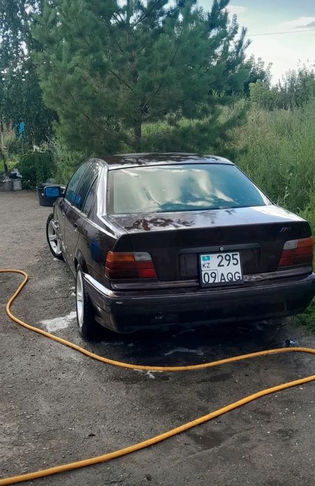 Продам БМВ е36 под ремонт