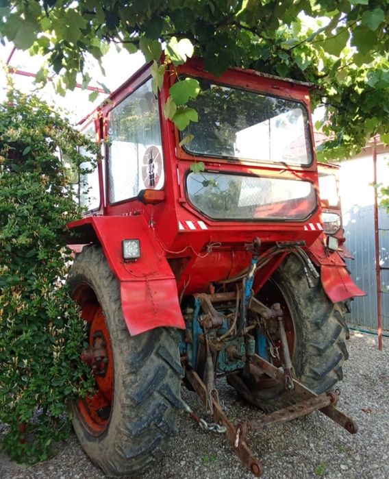 Vând Tractor U650