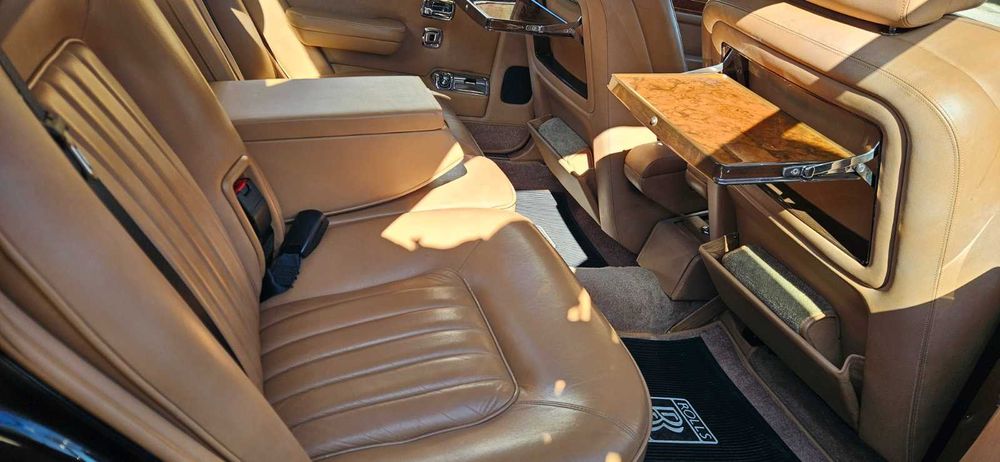 Rolls-Royce Silver Spur – луксозна сватбена кола под наем | София