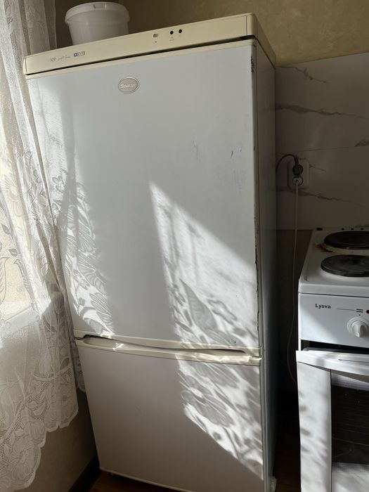 Продам холодильник