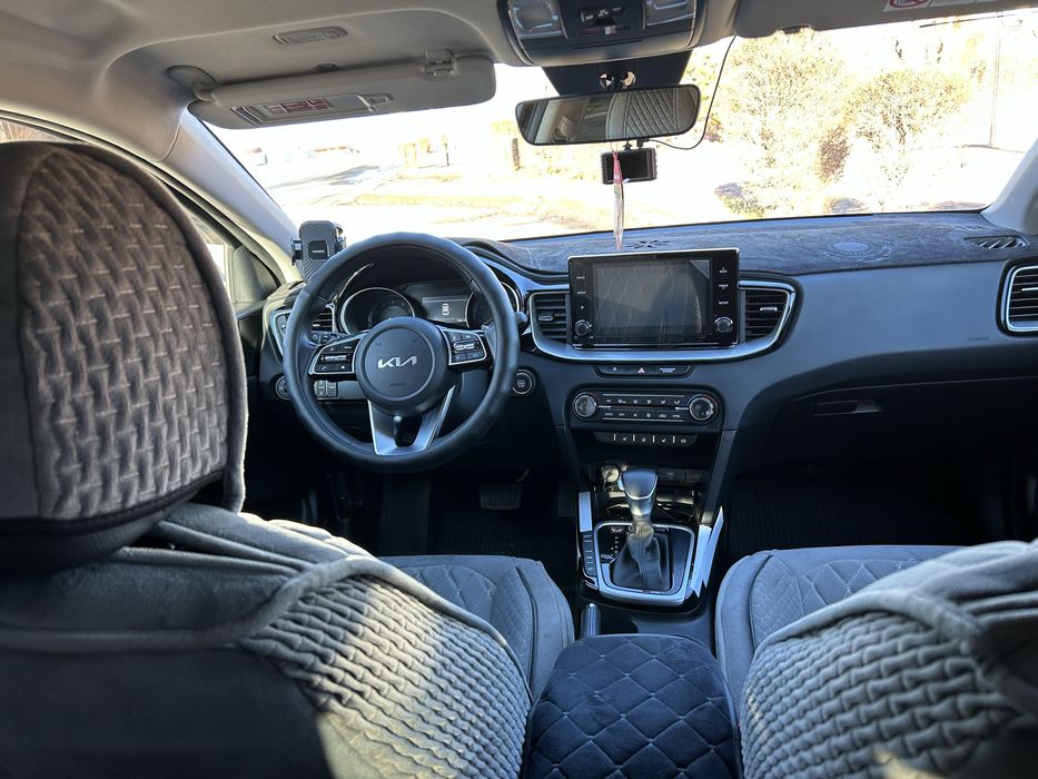 Продам машину kia ceed.