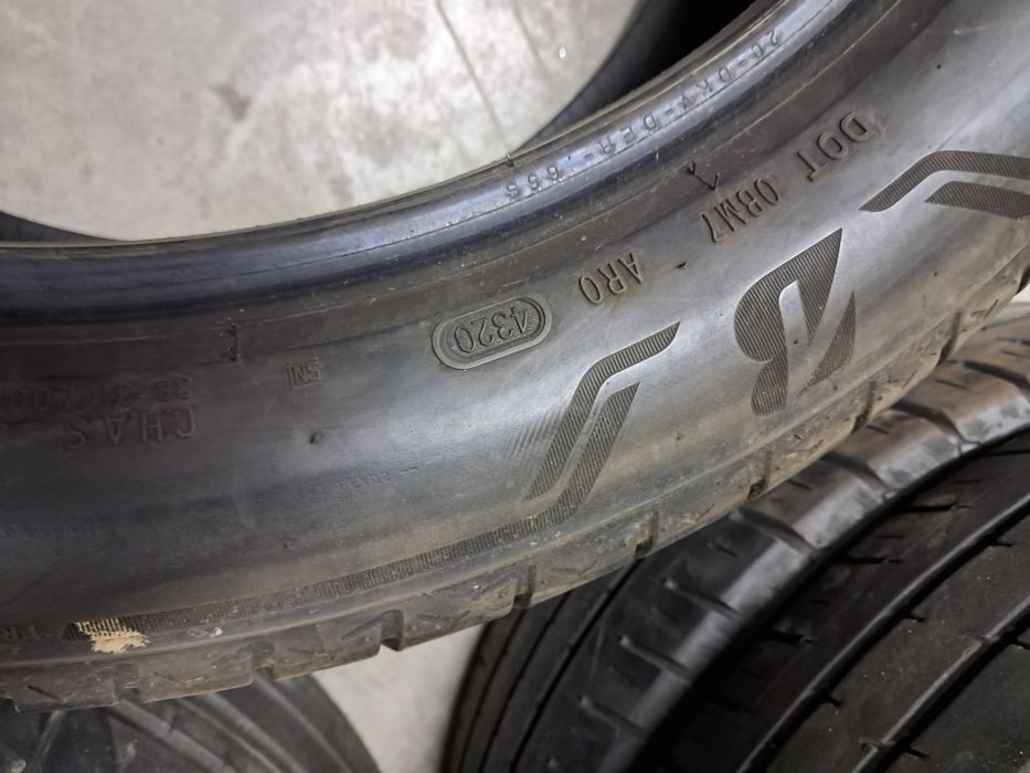 Anvelope second vara 275 45 R20/305 40 R20 Bridgestone *RFT