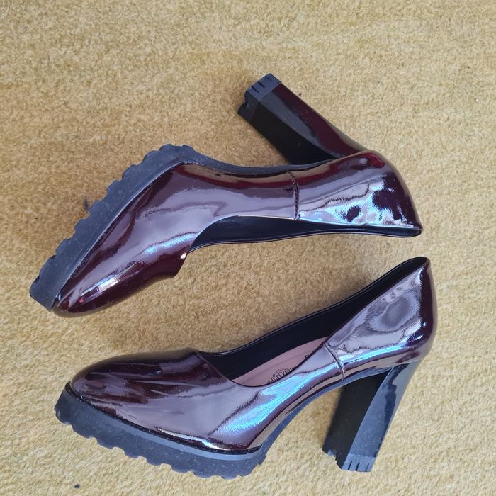 Pantofi cu toc eleganti