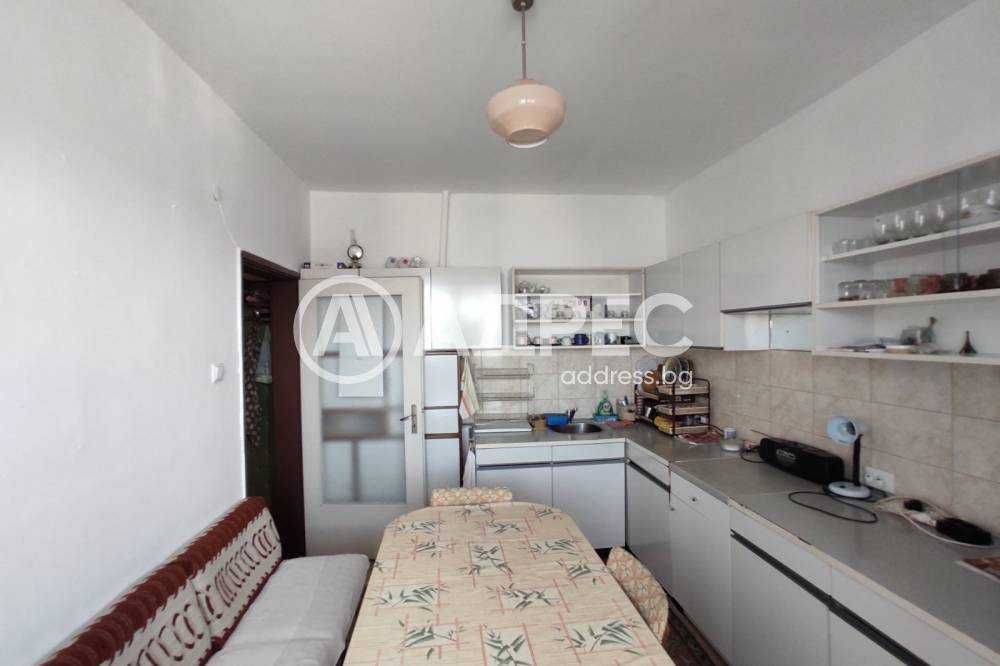 Многостаен апартамент в центъра на гр. Разград