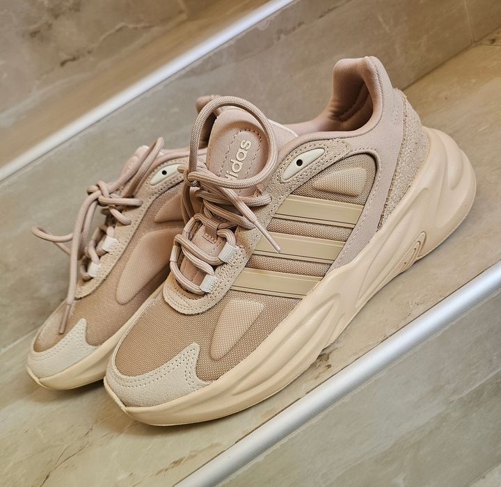 Обувки adidas OZELLE