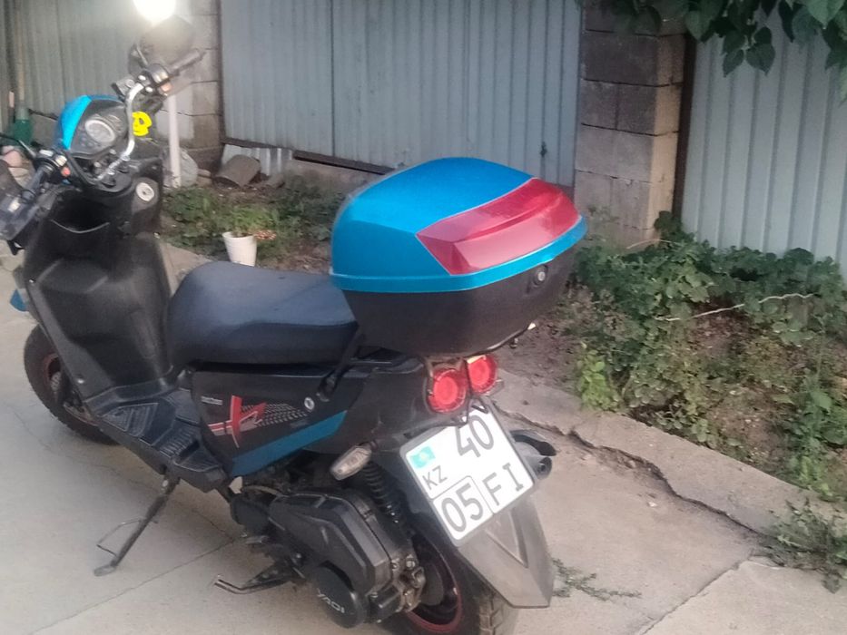 Продам  срочно мопед YAQI