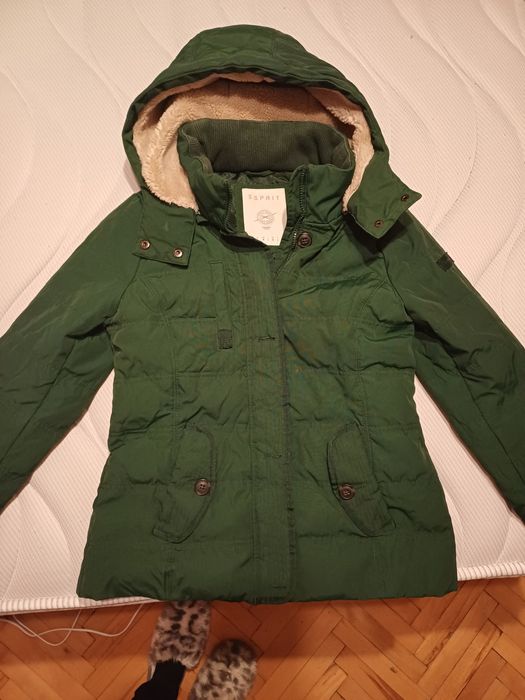Продавам дамско зимно яке