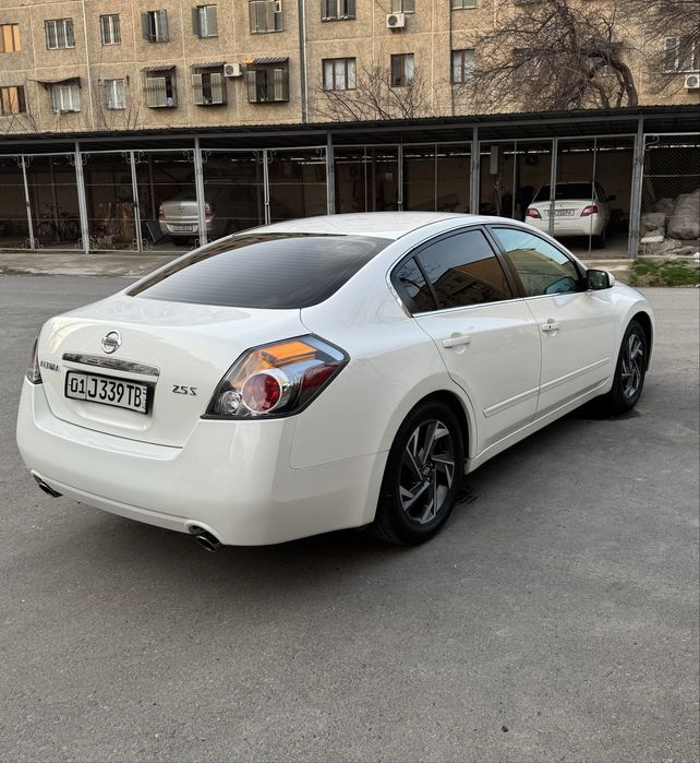 Nissan Altima rodnoy ideal