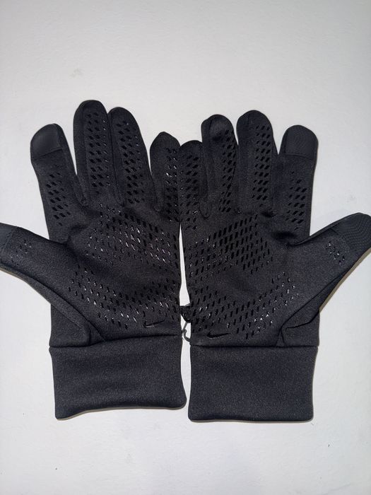 Продам перчатки  Nike HyperWarm