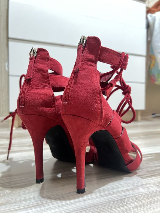 Босоножки замшевые