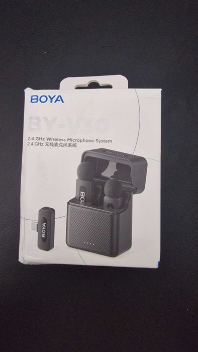 Безжичен мобилен микрофон BOYA BY-V30, за Android/iPhone, 2 души, 100 м, 36 ч, с калъф за зареждане