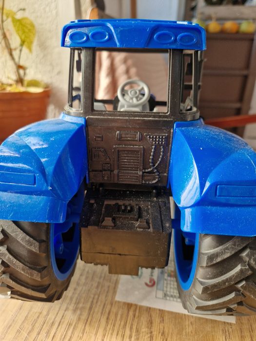 Tractor jucarie interactiv
